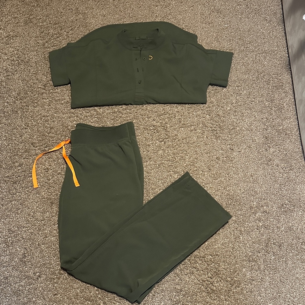 Figs Green Scrub Set with Orange Accent